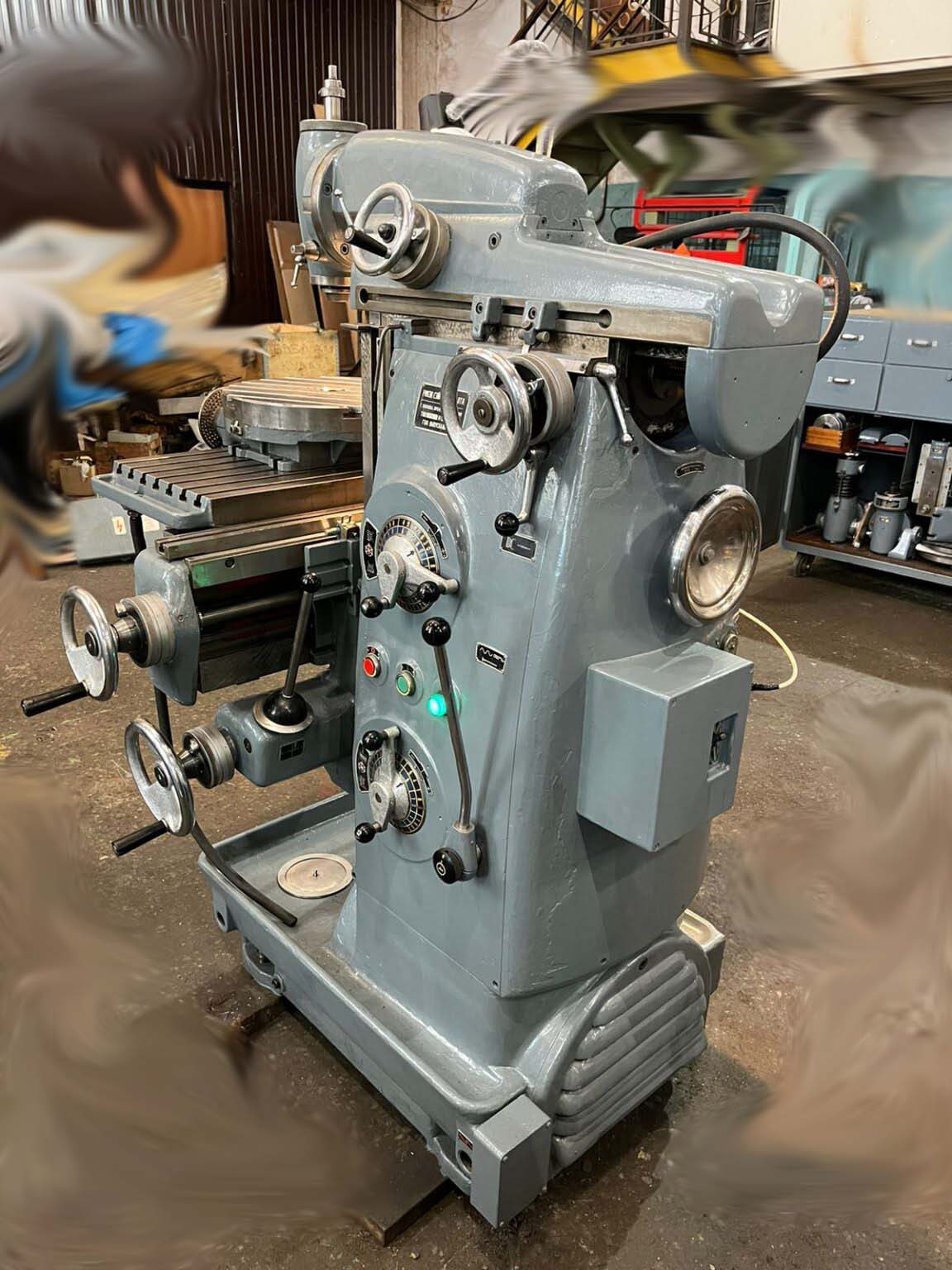 Фото инструментального фрезерного верстата Riken RTM-3